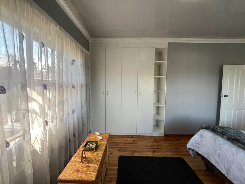To Let 4 Bedroom Property for Rent in Kingswood Eastern Cape